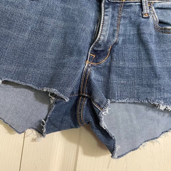Old Navy Womens Dark Wash Rockstar Cut Off Denim Jean Shorts Size 2 - Picture 4 of 5